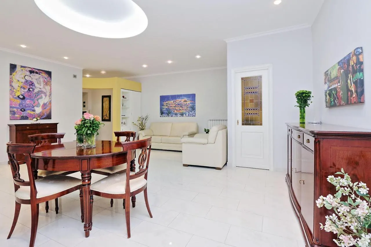 Luxury 2 Bed Flat - Close To Vatican Rome Italy
